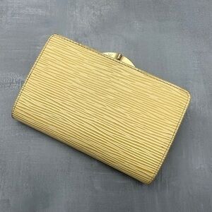 AUTHENTIC Louis Vuitton Epi Leather  Vienoise French Purse Wallet.Light yellow.